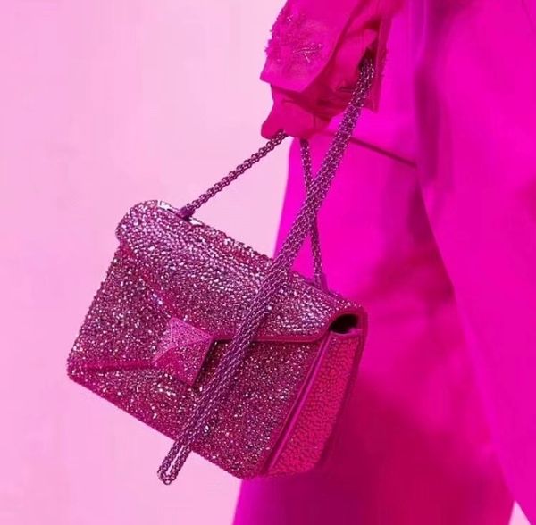 new large rivet chain small diamonds square bag fashion one shoulder big capacity hand-held diagonal bags brand luxury women's bag 2303
new large rivet chain small diamonds square bag fashion one shoulder big capacity hand-held diagonal bags brand luxury women's bag 2303