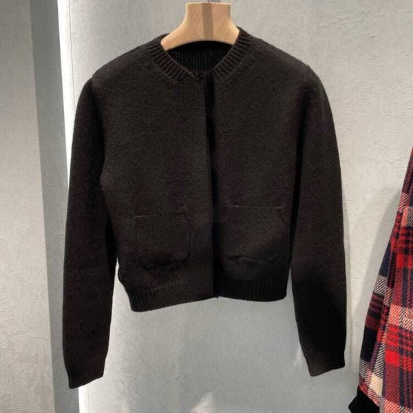 women's sweaters 2022 new round neck knitting coat autumn winter short versatile black knitwear temperament sweater, White;black
women's sweaters 2022 new round neck knitting coat autumn winter short versatile black knitwear temperament sweater, White;black