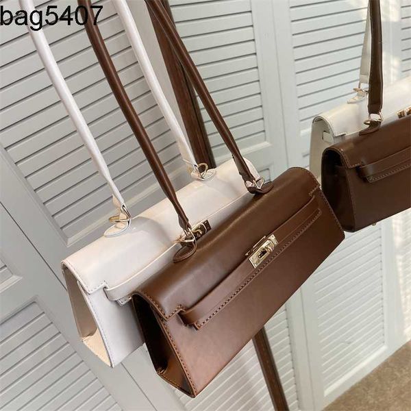 design bag shop 80% wholesale and retail this year's fashion temperament hand 2023 korean version simple commuting one shoulder armpit
design bag shop 80% wholesale and retail this year's fashion temperament hand 2023 korean version simple commuting one shoulder armpit