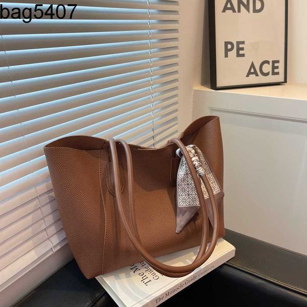 design bag shop 80% wholesale and retail large capacity women's commuter hand tote high texture soft leather ins net red shoulder
design bag shop 80% wholesale and retail large capacity women's commuter hand tote high texture soft leather ins net red shoulder