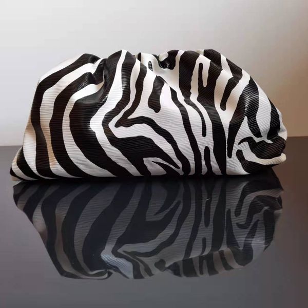 evening bags for women trend clutch dumpling zebra holographic cloud bag pleated pouch tote handbag designer luxury 221125
evening bags for women trend clutch dumpling zebra holographic cloud bag pleated pouch tote handbag designer luxury 221125
