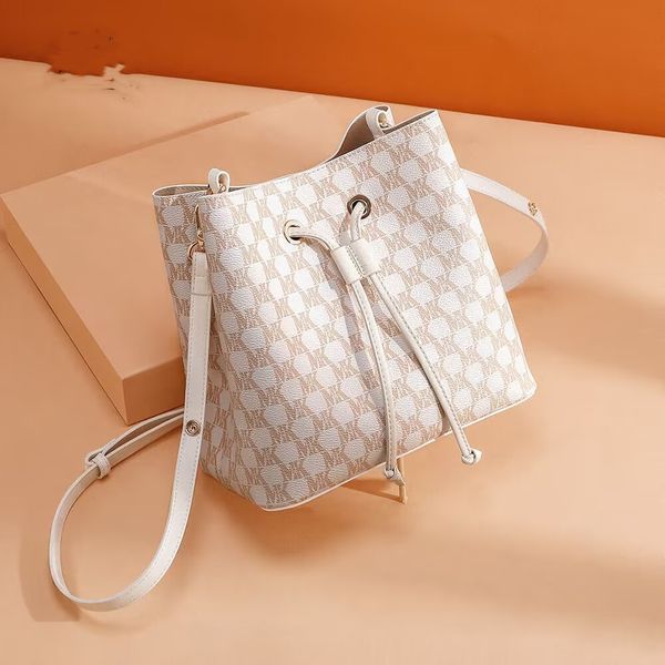 2022 new luxury designer bags handbags women shopping messenger casual leather shoulder bags
2022 new luxury designer bags handbags women shopping messenger casual leather shoulder bags