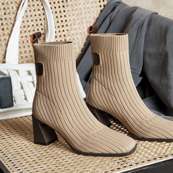 2022 new women's ankle boots socks shoes fashion versatile korean elastic wool boots flat head black brown
2022 new women's ankle boots socks shoes fashion versatile korean elastic wool boots flat head black brown