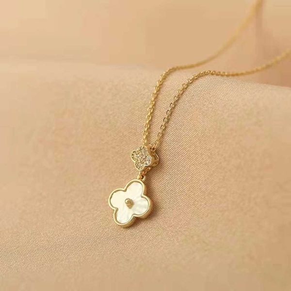 pendant necklaces four leaf grass net red necklace ins fashion temperament pendant niche design sense clavicle chain female, Silver
pendant necklaces four leaf grass net red necklace ins fashion temperament pendant niche design sense clavicle chain female, Silver