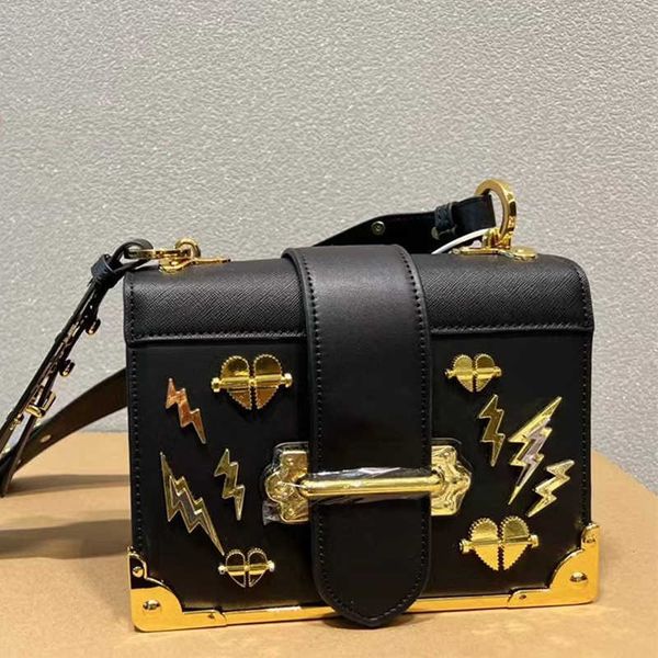 cahier prads chain leather bag fashion ladies shoulder crossbody flap closure prad buckle classic brand metal hardware tote handbag
cahier prads chain leather bag fashion ladies shoulder crossbody flap closure prad buckle classic brand metal hardware tote handbag