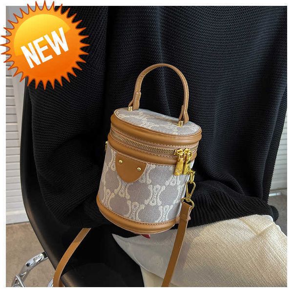 luxury designer bags triumphal arch net red hand shoulder bag messenger denim spell pu portable bucket cylinder factory direct sales
luxury designer bags triumphal arch net red hand shoulder bag messenger denim spell pu portable bucket cylinder factory direct sales