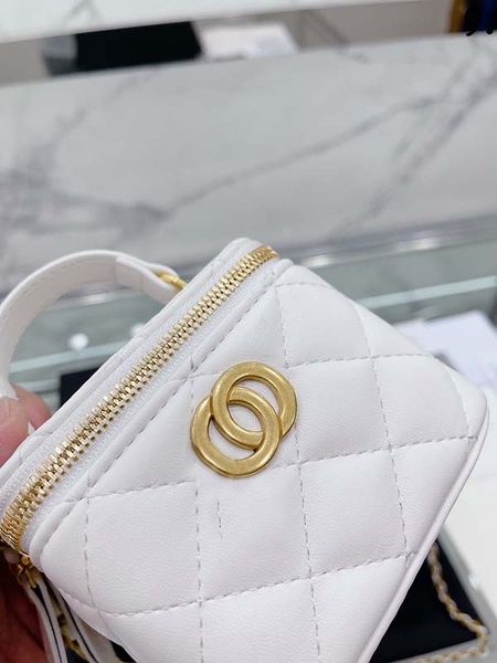 2022fashion bags women plain diamond lattice small box chain bag handbag leather solid postman lady wallet crossbody bag style good nice sho
2022fashion bags women plain diamond lattice small box chain bag handbag leather solid postman lady wallet crossbody bag style good nice sho
