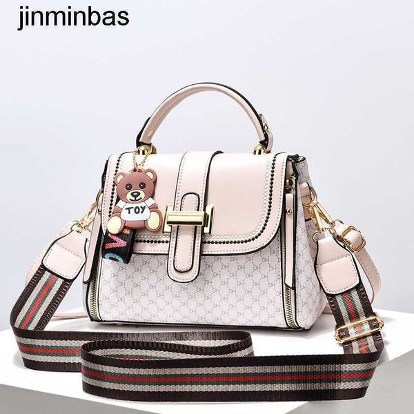 handbag shop 80% wholesale and retail bag new 2023 women's crossbody foreign style versatile small square texture one shoulder handbag
handbag shop 80% wholesale and retail bag new 2023 women's crossbody foreign style versatile small square texture one shoulder handbag