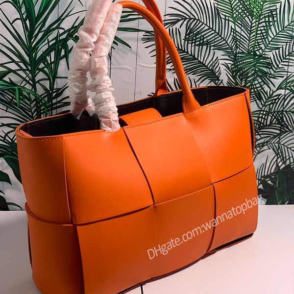women handbags luxurys designers fashion womens bag shoulder bags lady totes handbag strap dust bag braid underarm bag purse
women handbags luxurys designers fashion womens bag shoulder bags lady totes handbag strap dust bag braid underarm bag purse