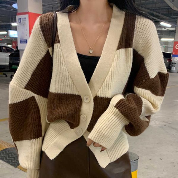 women's sweaters vest womens knitted sweaters leisure allmatch loose elegant sweater chess plaid vintage vhals long sleeves chic fall j, White;black
women's sweaters vest womens knitted sweaters leisure allmatch loose elegant sweater chess plaid vintage vhals long sleeves chic fall j, White;black