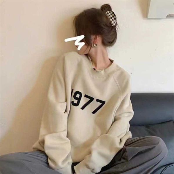 hoodies hweatshirts fog essentials 22ss new letter 1977 sweater men's and women's crew neck loose running special, Black
hoodies hweatshirts fog essentials 22ss new letter 1977 sweater men's and women's crew neck loose running special, Black