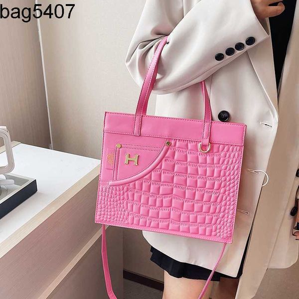design bag shop 80% wholesale and retail 2023 new h-button high class capacity fashion commuter embossed crocodile one shoulder handheld tot
design bag shop 80% wholesale and retail 2023 new h-button high class capacity fashion commuter embossed crocodile one shoulder handheld tot