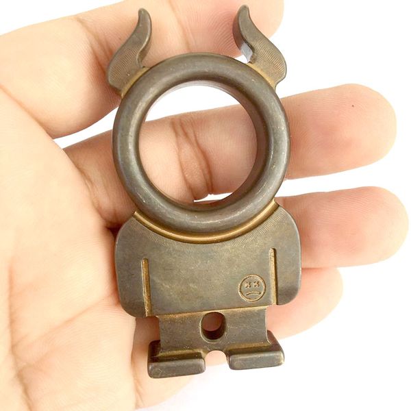 solid brass outdoor tactical accessories self-defense survival finger buckle tool broken windows key chains happy/unhappy face
solid brass outdoor tactical accessories self-defense survival finger buckle tool broken windows key chains happy/unhappy face