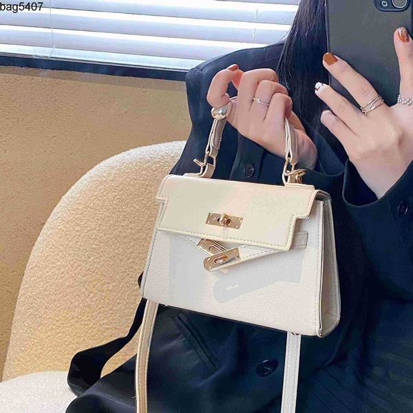 design bag shop 80% wholesale and retail sensible small handheld bag women 2023 new lock buckle square versatile one shoulder crossbody
design bag shop 80% wholesale and retail sensible small handheld bag women 2023 new lock buckle square versatile one shoulder crossbody