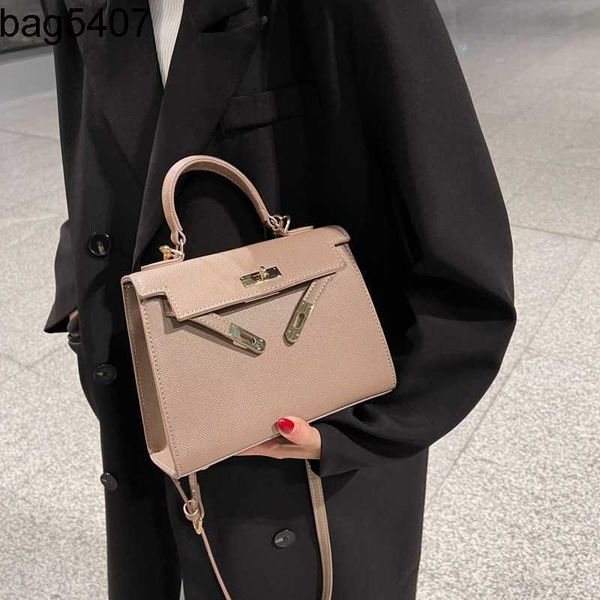 design bag shop 80% wholesale and retail 2023 new simple portable korean fashionable single shoulder women's msenger
design bag shop 80% wholesale and retail 2023 new simple portable korean fashionable single shoulder women's msenger