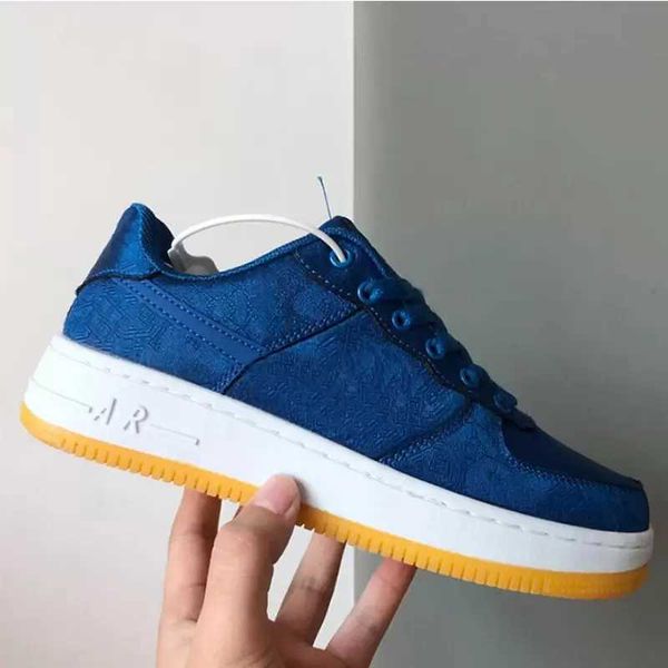 2022 clot x 1 mid fearless basketball shoes 1 07 blue silk double ribbed version mens womens running sport sneakers cj5290-400 36-45 wp08 qx, Black
2022 clot x 1 mid fearless basketball shoes 1 07 blue silk double ribbed version mens womens running sport sneakers cj5290-400 36-45 wp08 qx, Black