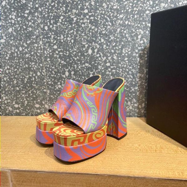 medusa platform sandals mules calf leather printed slides chunky block high heels slip-on open square toe women luxury designers street anmb, Black
medusa platform sandals mules calf leather printed slides chunky block high heels slip-on open square toe women luxury designers street anmb, Black