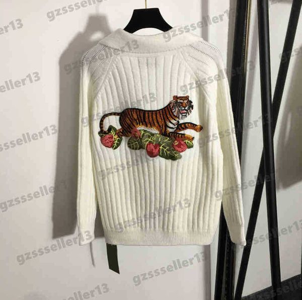luxury womens sweaters gu back tiger embroidered designer sweater patch striped lapel long sleeve knitwear women sweater, White;black
luxury womens sweaters gu back tiger embroidered designer sweater patch striped lapel long sleeve knitwear women sweater, White;black