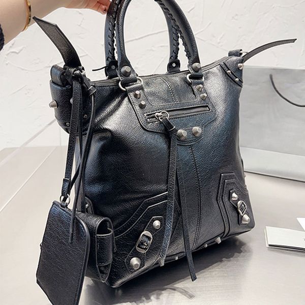 large cagole tote bag handbags sheepskin leather rivet zipper closure braided handle inside fashion letters plain women motorcycle bag
large cagole tote bag handbags sheepskin leather rivet zipper closure braided handle inside fashion letters plain women motorcycle bag