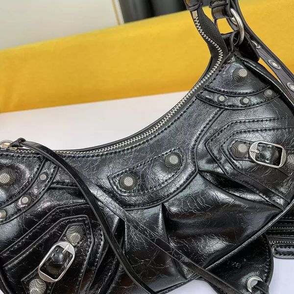 luxury designer bags women bag lady cool girl le cagole motorcycle shoulder designers genuine leather crossbody clutch wallet purse pochette
luxury designer bags women bag lady cool girl le cagole motorcycle shoulder designers genuine leather crossbody clutch wallet purse pochette
