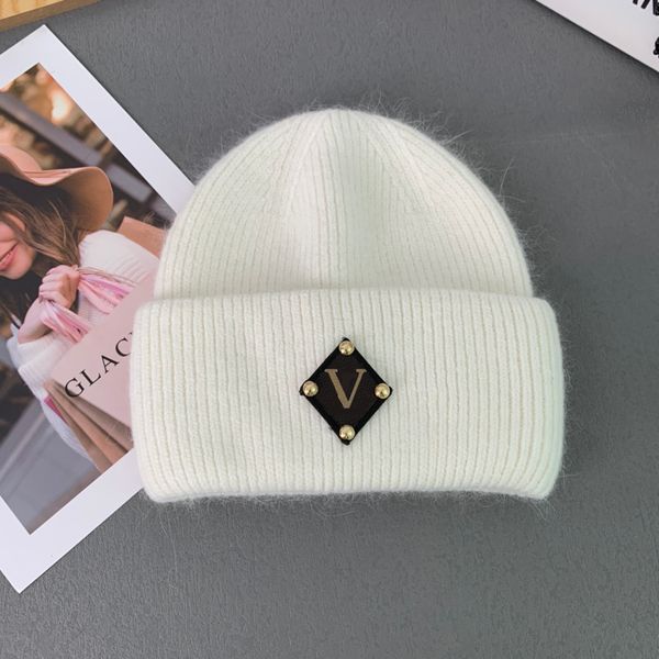 lovers autumn and winter designer beanie wool knitting warm bonnet diamond leather letter print beanies, Blue;gray
lovers autumn and winter designer beanie wool knitting warm bonnet diamond leather letter print beanies, Blue;gray