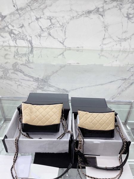 single prad fashion beach paris shoulder bag with precise routing high-end atmosphere simple ripple pattern lock and large capacity daily
single prad fashion beach paris shoulder bag with precise routing high-end atmosphere simple ripple pattern lock and large capacity daily