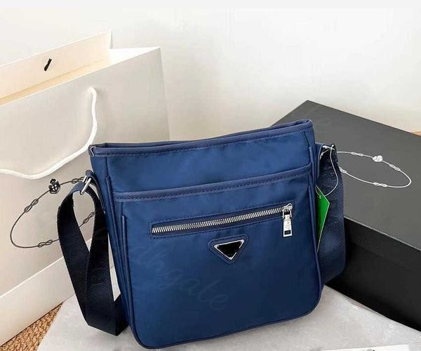 designer prad luxury bag 2022 mens black briefcases nylon shoulder fashion crossbody triangle messenger medium size quality
designer prad luxury bag 2022 mens black briefcases nylon shoulder fashion crossbody triangle messenger medium size quality