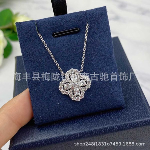 necklaces s925 sterling silver four leaf grass necklace hairuins wind small group full diamond pendant high setting hw bracelet earrings
necklaces s925 sterling silver four leaf grass necklace hairuins wind small group full diamond pendant high setting hw bracelet earrings