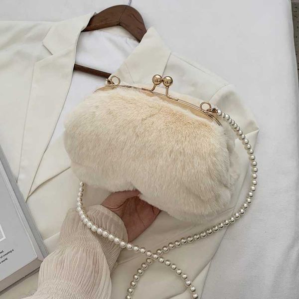 totes winter fashion small plush bag soft faux fur purse elegant clutch with kiss lock pearls strap crossbody messenger bag y2211
totes winter fashion small plush bag soft faux fur purse elegant clutch with kiss lock pearls strap crossbody messenger bag y2211
