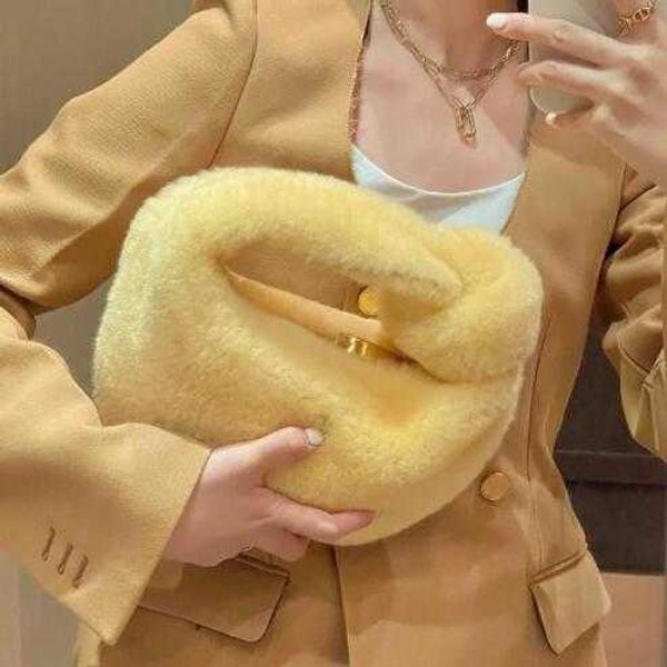 totes ms 2022 spring/summer women's new plush handbags fashion clutches comfortable all-match bag handbags y2211
totes ms 2022 spring/summer women's new plush handbags fashion clutches comfortable all-match bag handbags y2211