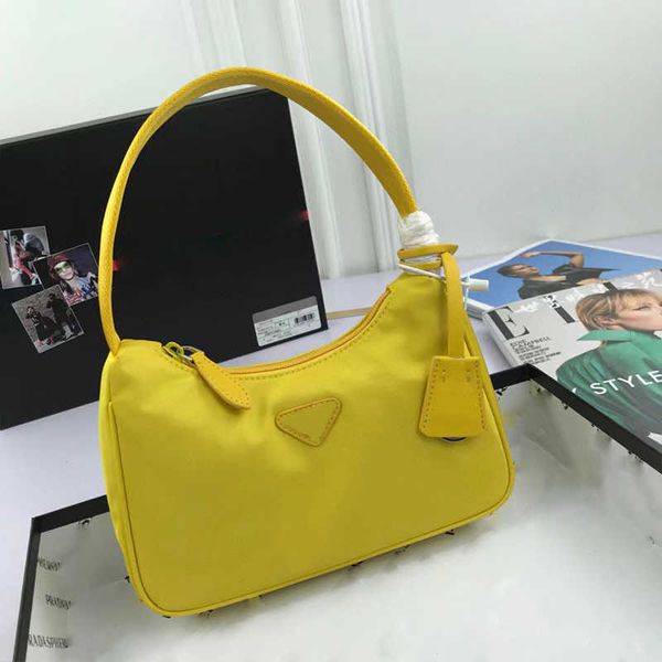hobo prads 2022 bags re edition 7-color classic fashion nylon women's armpit messenger single wallet handbag
hobo prads 2022 bags re edition 7-color classic fashion nylon women's armpit messenger single wallet handbag