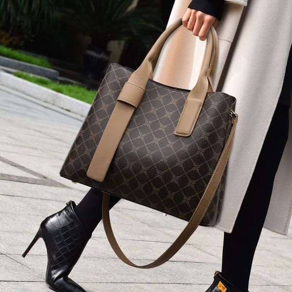 2023 women's bag new temperament women's handbags commute soft leather large capacity tot pressure flower shoulder -shoulder messe
2023 women's bag new temperament women's handbags commute soft leather large capacity tot pressure flower shoulder -shoulder messe