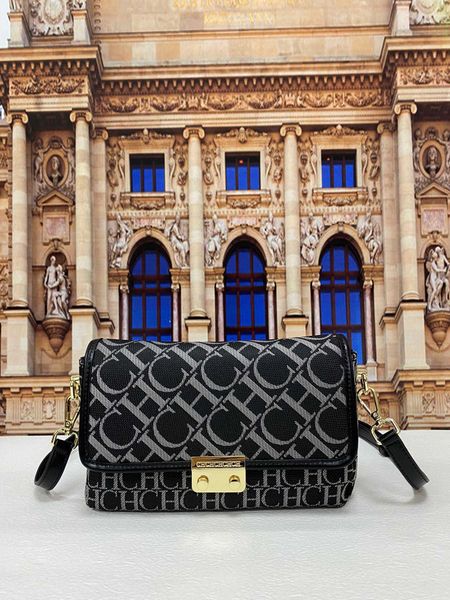 evening bags totes luxury life chbrand new women one shoulder messenger bag small volume portable rectangular flap design high-quality
evening bags totes luxury life chbrand new women one shoulder messenger bag small volume portable rectangular flap design high-quality