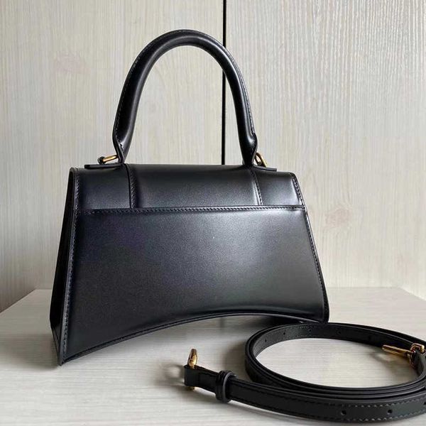 luxury bags designer alligator leather shoulder bag handle silver purse ladies fashion messenger handbag for women retro one-shoulder
luxury bags designer alligator leather shoulder bag handle silver purse ladies fashion messenger handbag for women retro one-shoulder