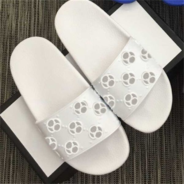 classical holes rubber slides sandals men women slipper fashion beach flip flops flat non-slip bottom designer slippers with box eu35-46, Black
classical holes rubber slides sandals men women slipper fashion beach flip flops flat non-slip bottom designer slippers with box eu35-46, Black