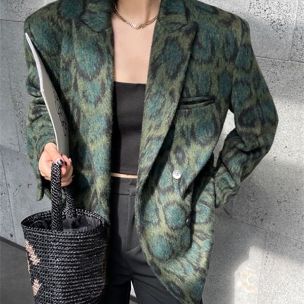 women's suits blazers twotwinstyle green leopard graphic female blazer notched long sleeve temperament colorblock loose coat winter 221, White;black
women's suits blazers twotwinstyle green leopard graphic female blazer notched long sleeve temperament colorblock loose coat winter 221, White;black