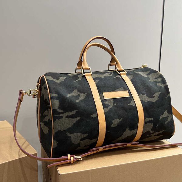 duffle bags men designer luggage fashion camouflage handbags women shoulder luxurys designers bags large capacity travel bags 221128
duffle bags men designer luggage fashion camouflage handbags women shoulder luxurys designers bags large capacity travel bags 221128