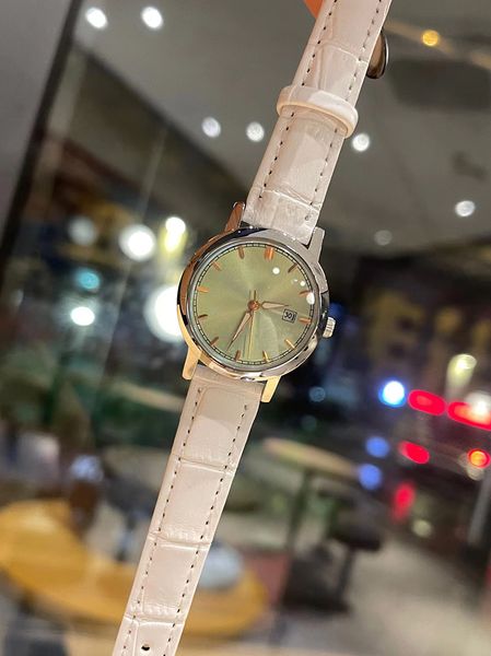 luxury lady's watch imported quartz movement diameter 32mm imported calfskin strap, Slivery;brown
luxury lady's watch imported quartz movement diameter 32mm imported calfskin strap, Slivery;brown