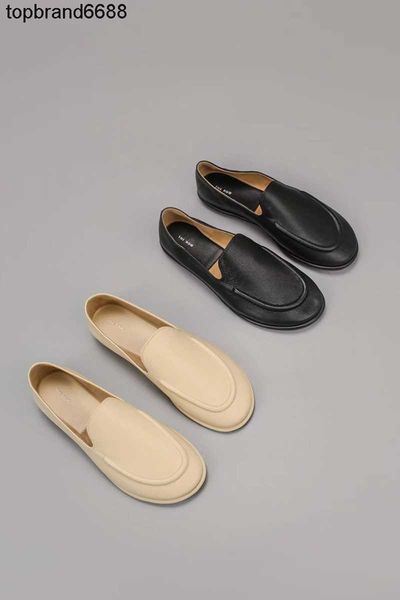 dress the shoes row soft leather single french muller comfortable round toe flat sole shoes for women size 34-39
dress the shoes row soft leather single french muller comfortable round toe flat sole shoes for women size 34-39