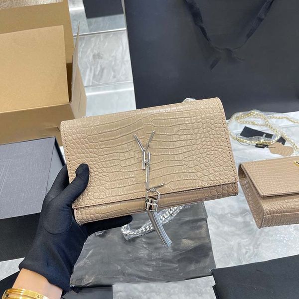 2022 luxury handbag shoulder bag brand loulou y-shapedchain black clamshell messenger chain bags box wholesale plain bags designer seam leat
2022 luxury handbag shoulder bag brand loulou y-shapedchain black clamshell messenger chain bags box wholesale plain bags designer seam leat