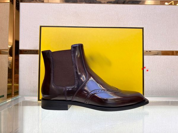 2023 man boots black ankle biker chunky platform flats combat boots low heel lace-up booties leather chains logo buckle men luxury designers 
2023 man boots black ankle biker chunky platform flats combat boots low heel lace-up booties leather chains logo buckle men luxury designers