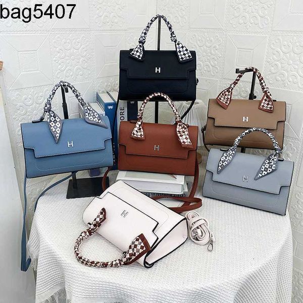 design bag shop 80% wholesale and retail simple fashionable h-button h high end litchi pattern small square casual versatile silk scarf deco
design bag shop 80% wholesale and retail simple fashionable h-button h high end litchi pattern small square casual versatile silk scarf deco