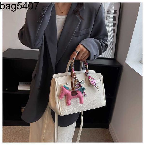 design bag shop 80% wholesale and retail women's high texture h 2023 autumn winter new temperament versatile women's shoulder msen
design bag shop 80% wholesale and retail women's high texture h 2023 autumn winter new temperament versatile women's shoulder msen