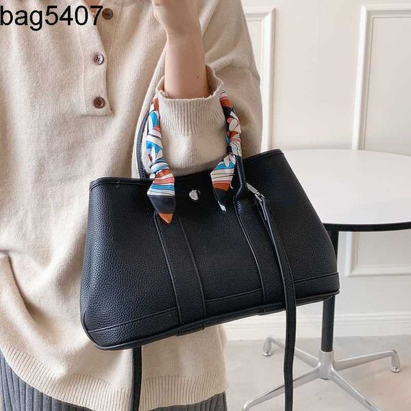 design bag shop 80% wholesale and retail women's 2023 autumn winter new large capacity fashion portable diagonal cross
design bag shop 80% wholesale and retail women's 2023 autumn winter new large capacity fashion portable diagonal cross