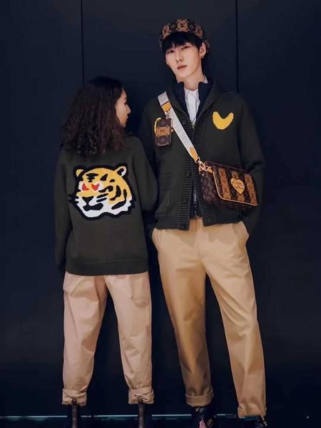 designer men's sweaters nigo co branded tiger head knitted cardigan for men women, White;black
designer men's sweaters nigo co branded tiger head knitted cardigan for men women, White;black