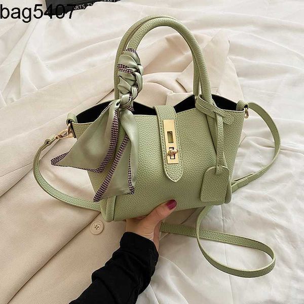 design bag shop 80% wholesale and retail women's handheld bag 2023 new s fashion buckle one shoulder bucket commuter crossbody tote
design bag shop 80% wholesale and retail women's handheld bag 2023 new s fashion buckle one shoulder bucket commuter crossbody tote