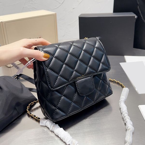22f/w womens classic mini flap quilted lambskin bags real leather ghw crossbody shoulder handbags large capacity cosmetic case outdoor sacoc
22f/w womens classic mini flap quilted lambskin bags real leather ghw crossbody shoulder handbags large capacity cosmetic case outdoor sacoc