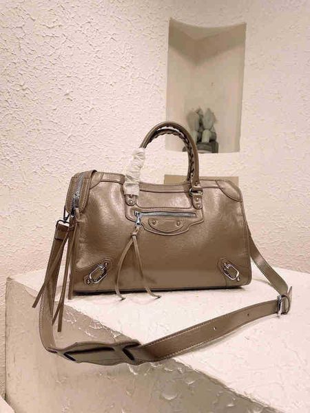 evening bags classic city handbag handle tote bag women designer luxury motorcycle shoulder bagss crossbody large capacity metal buckle pack
evening bags classic city handbag handle tote bag women designer luxury motorcycle shoulder bagss crossbody large capacity metal buckle pack