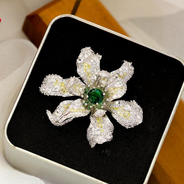 pins brooches elegant luxury stereoscopic flower large for women shiny zircon brooch pin winter casual office coat broche xmas gift 221128, Gray
pins brooches elegant luxury stereoscopic flower large for women shiny zircon brooch pin winter casual office coat broche xmas gift 221128, Gray