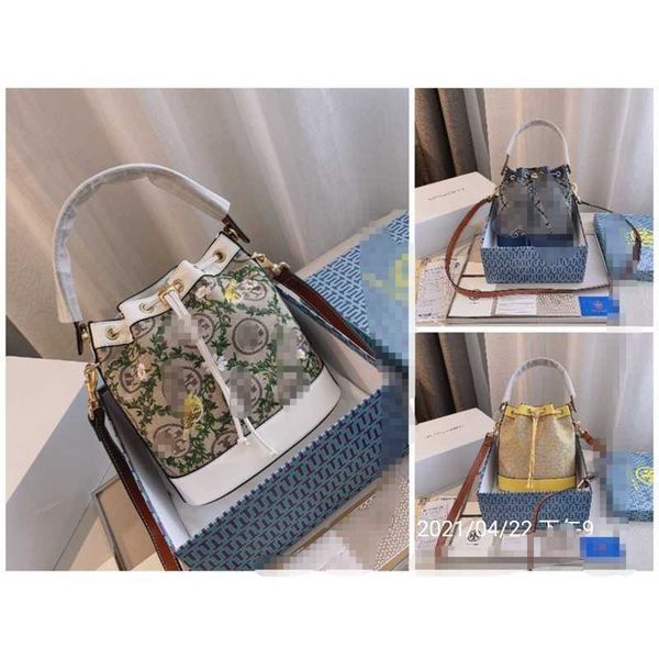 designer handbags t0ryburchs 2022 embroidered printed bucket bag women's one shoulder crossbody bag
designer handbags t0ryburchs 2022 embroidered printed bucket bag women's one shoulder crossbody bag